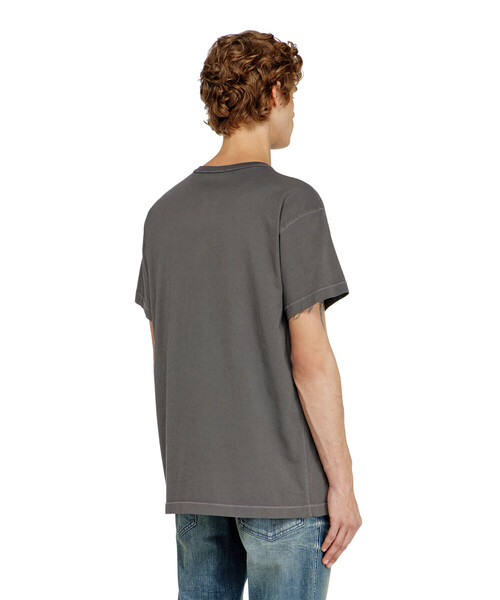 DIESEL（ディーゼル）の「メンズ Tシャツ T-NORM-IOD（Tシャツ/カットソー・メンズ・ブラック/ベージュ/ホワイト/チャコールグレー・XXX-LARGE/LARGE/MEDIUM/X-LARGE/X-SMALL/XX-LARGE/SMALL）」の12枚目の写真