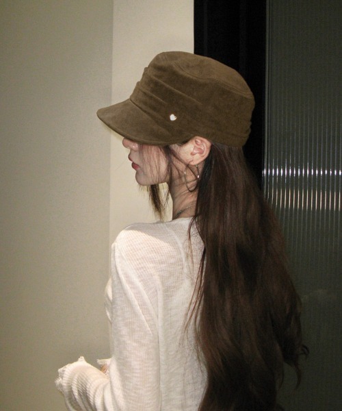 Miniministore（ミニミニストア）の「ワンポイントキャスケット スエード調帽子（キャスケット・レディース・ワインレッド/キャメル/アイボリー/ブラウン/ブラック・FREE）」の8枚目の写真