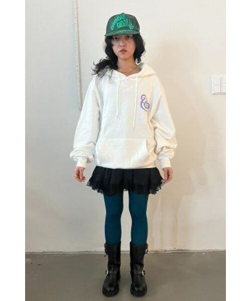 ISTKUNST（イストクンスト）の「ベア＆スマイリー フーディー_ホワイト(IK2DSMM401A)（パーカー・レディース・ホワイト・LARGE/MEDIUM/SMALL/X-LARGE）」の13枚目の写真