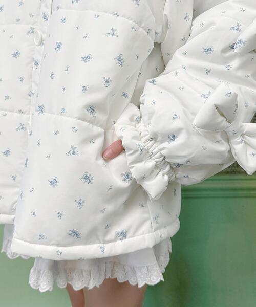 Whinny（ホワイニー）の「Whinny/リボンに包まれしぽゎりんアウター（ダウンジャケット/コート・レディース・ホワイト/サックスブルー/ブラック・FREE）」の11枚目の写真