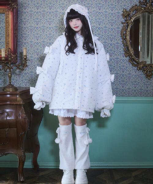 Whinny（ホワイニー）の「Whinny/リボンに包まれしぽゎりんアウター（ダウンジャケット/コート・レディース・ホワイト/サックスブルー/ブラック・FREE）」の4枚目の写真