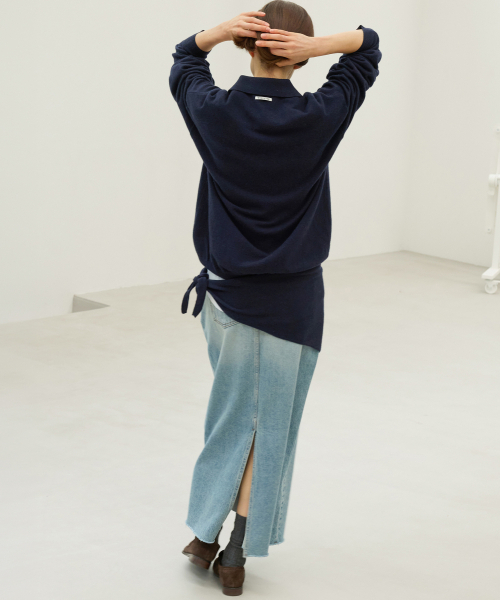 LEVAR(レバー)の「Rear-Slit Denim Long Skirt - Mid Blue(スカート・レディース・その他・MEDIUM/SMALL/X-SMALL)」の2枚目の写真