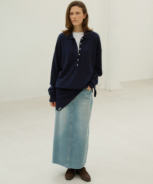 LEVAR(レバー)の「Rear-Slit Denim Long Skirt - Mid Blue(スカート・レディース・その他・MEDIUM/SMALL/X-SMALL)」の3枚目の写真