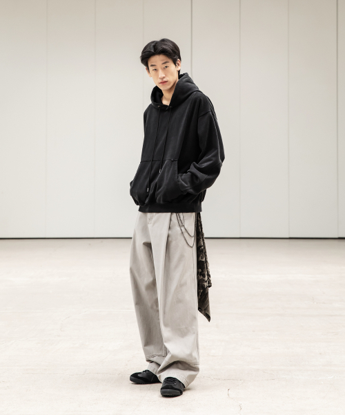 BEGIN202（ビギン202）の「フェイドプリーツコットンパンツ [アッシュグレー]（その他パンツ・メンズ・その他・1/2/3/4）」の2枚目の写真