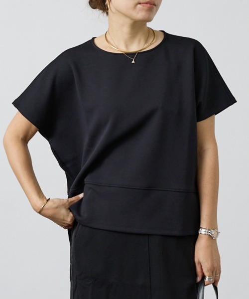 DESIGNWORKS(デザインワークス)の「【セットアップ対応】後ろボタン半袖トップス(シャツ/ブラウス・レディース・ベージュ/ブラック・フリー)」の4枚目の写真
