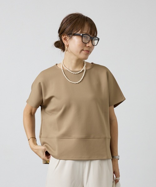 DESIGNWORKS(デザインワークス)の「【セットアップ対応】後ろボタン半袖トップス(シャツ/ブラウス・レディース・ベージュ/ブラック・フリー)」の8枚目の写真