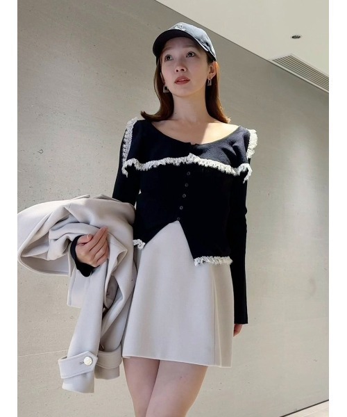 SNIDEL(スナイデル)の「Sustainableビッグカラーレーストリムニットプルオーバー(ニット/セーター・レディース・アイボリー/ミント/ネイビー・F)」の4枚目の写真