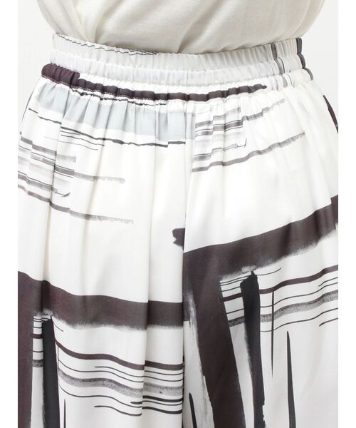 ELENDEEK(エレンディーク)の「フルイドラインパンツ(その他パンツ・レディース・オフホワイト/ネイビー・FREE)」の19枚目の写真