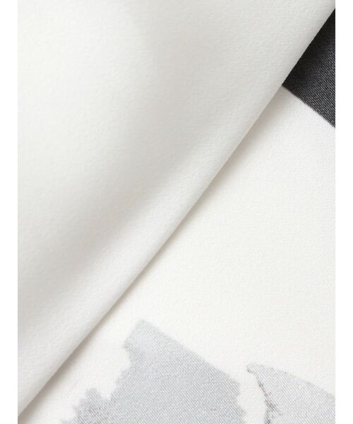 ELENDEEK(エレンディーク)の「フルイドラインパンツ(その他パンツ・レディース・オフホワイト/ネイビー・FREE)」の22枚目の写真