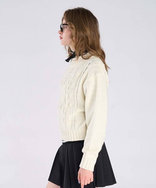 To b. by agnes b.（トゥービーバイアニエスベー）の「ウールアクリルケーブルプルオーバー（ニット/セーター・レディース・ホワイト・FREE）」の4枚目の写真