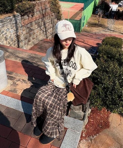 KANEITEI(カネイテイ)の「RIDGEWOOD CREWNECK (BLACK)(スウェット・レディース・ブラック・MEDIUM/LARGE/X-LARGE)」の19枚目の写真