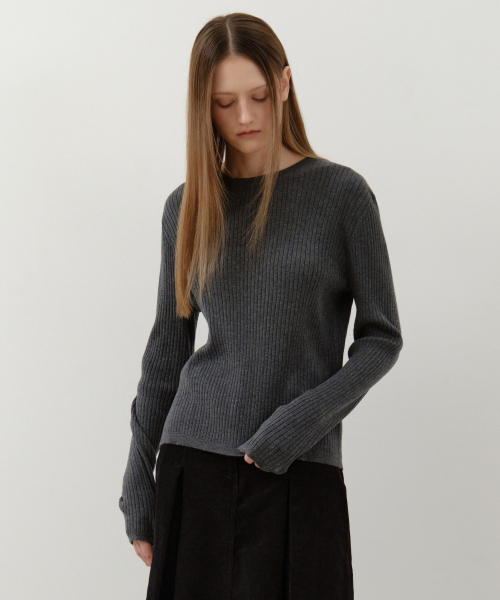 WEDNESDAYOASISFORWOMEN（ウェンズデー オアシス フォー ウーマン）の「リラックスドベーシックロングスリーブニット_GRAY(WC25-KN58)（ニット/セーター・レディース・チャコールグレー・OS）」の2枚目の写真