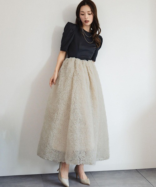 girl（ガール）の「モコモコセットアップドレス チュールフリル ロングスカート セパレート 2点セット 結婚式 ワンピース パーティードレス オケージョンドレス お呼ばれ 二次会 成人式 同窓会 謝恩会《着用動画あり》（ドレス・レディース・ホワイト系/ベージュ×ブラック/チャコールグレー・S/L/M）」の2枚目の写真