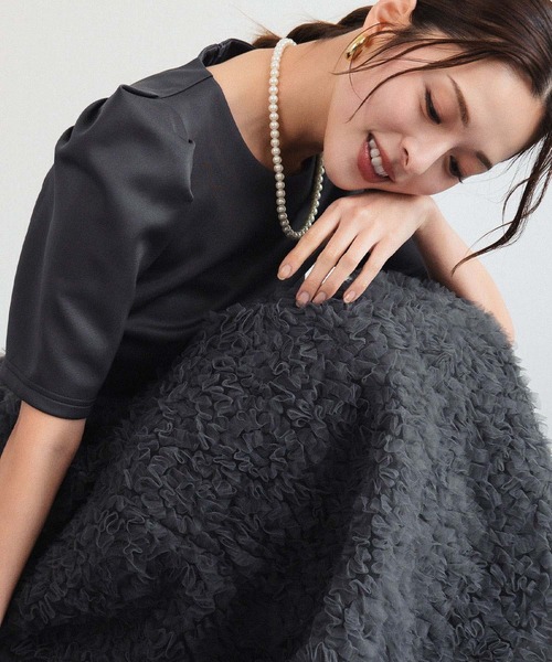 girl（ガール）の「モコモコセットアップドレス チュールフリル ロングスカート セパレート 2点セット 結婚式 ワンピース パーティードレス オケージョンドレス お呼ばれ 二次会 成人式 同窓会 謝恩会《着用動画あり》（ドレス・レディース・ホワイト系/ベージュ×ブラック/チャコールグレー・S/L/M）」の7枚目の写真