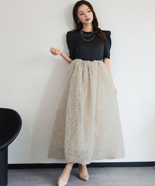 girl(ガール)の「モコモコセットアップドレス チュールフリル ロングスカート セパレート 2点セット 結婚式 ワンピース パーティードレス オケージョンドレス お呼ばれ 二次会 成人式 同窓会 謝恩会《着用動画あり》(ドレス・レディース・ホワイト系/ベージュ×ブラック/チャコールグレー・S/L/M)」の4枚目の写真