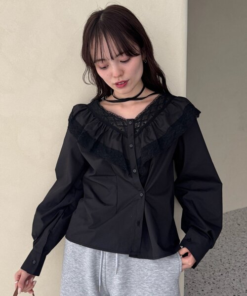 mystic（ミスティック）の「【@lily.s_y企画】Vフリルシェイプブラウス（シャツ/ブラウス・レディース・ブラック/オフホワイト/グレー・FREE）」の2枚目の写真