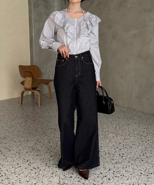 mystic（ミスティック）の「【@lily.s_y企画】Vフリルシェイプブラウス（シャツ/ブラウス・レディース・ブラック/オフホワイト/グレー・FREE）」の6枚目の写真