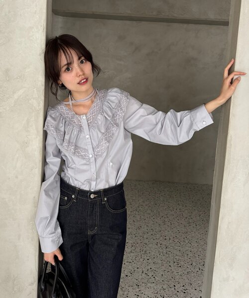 mystic（ミスティック）の「【@lily.s_y企画】Vフリルシェイプブラウス（シャツ/ブラウス・レディース・ブラック/オフホワイト/グレー・FREE）」の11枚目の写真