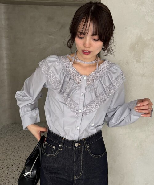 mystic（ミスティック）の「【@lily.s_y企画】Vフリルシェイプブラウス（シャツ/ブラウス・レディース・ブラック/オフホワイト/グレー・FREE）」の15枚目の写真