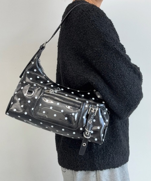 AUREN(オーレン)の「【ユニセックス】パネルポケットワンショルダー 軽量/通勤・通学(ショルダーバッグ・メンズ・ブラック/ブラック系その他/レッド系その他/レッド/ホワイト系その他/ホワイト・FREE)」の4枚目の写真