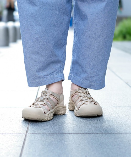 KEEN（キーン）の「[KEEN] NEWPORT H2 / ニューポート エイチツー (womens)（サンダル・レディース・ライトベージュ/ブラック・65/70/75）」の9枚目の写真