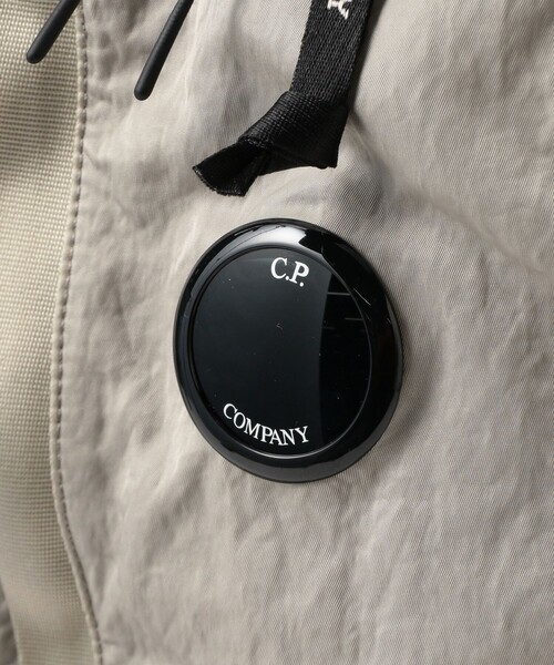 C.P. COMPANY（シーピーカンパニー）の「C.P. Company / Nylon B Backpack（バックパック/リュック・メンズ・グレー/ブラック/グリーン・ONE SIZE）」の8枚目の写真