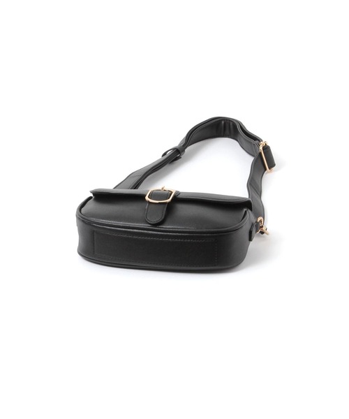 studio CLIP（スタディオクリップ）の「合皮フラップミニショルダーバッグ（ショルダーバッグ・レディース・ブラック/レッド/キャメル・FREE）」の4枚目の写真