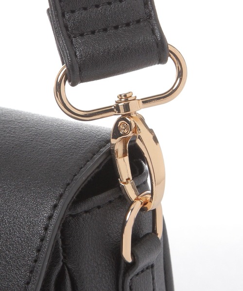 studio CLIP（スタディオクリップ）の「合皮フラップミニショルダーバッグ（ショルダーバッグ・レディース・ブラック/レッド/キャメル・FREE）」の6枚目の写真