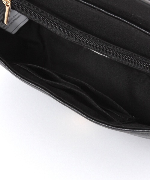 studio CLIP（スタディオクリップ）の「合皮フラップミニショルダーバッグ（ショルダーバッグ・レディース・ブラック/レッド/キャメル・FREE）」の13枚目の写真