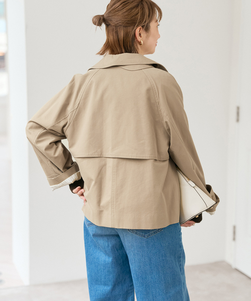 Spick & Span（スピックアンドスパン）の「ソフトツイルショートトレンチコート（トレンチコート・レディース・ネイビー/ベージュ・38/36）」の11枚目の写真