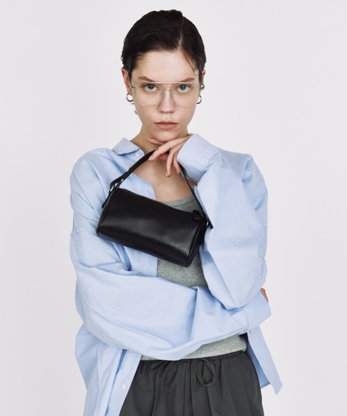 arholiday.standard(エーアールホリデースタンダード)の「soft leather mini square bag / 2wayソフトレザーミニスクエアバッグ(ボストンバッグ・レディース・ブラック・FREE)」の3枚目の写真