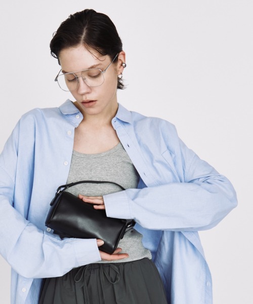 arholiday.standard(エーアールホリデースタンダード)の「soft leather mini square bag / 2wayソフトレザーミニスクエアバッグ(ボストンバッグ・レディース・ブラック・FREE)」の4枚目の写真