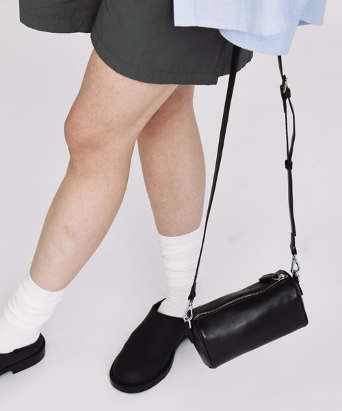 arholiday.standard(エーアールホリデースタンダード)の「soft leather mini square bag / 2wayソフトレザーミニスクエアバッグ(ボストンバッグ・レディース・ブラック・FREE)」の9枚目の写真