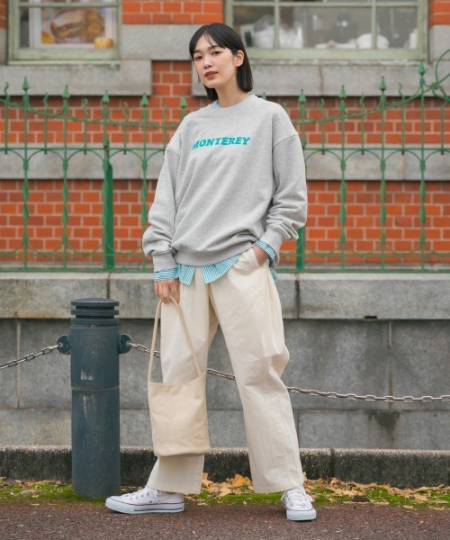 OMNES（オムネス）の「テック裏毛オーバーサイズロゴスウェットトップス  MONTEREY UVカット付（スウェット・レディース・ダークグレー/ライトブルー/グレー/ホワイト・FREE）」の14枚目の写真