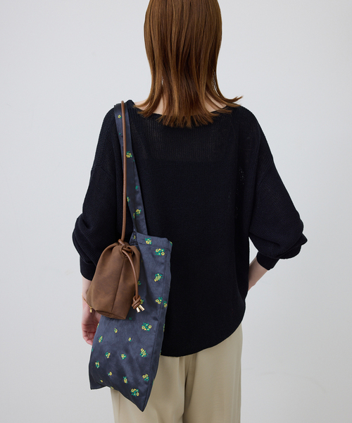 SLOBE IENA（スローブイエナ）の「FLOWER SATINトートバッグ（トートバッグ・レディース・ネイビー/イエロー・FREE）」の12枚目の写真