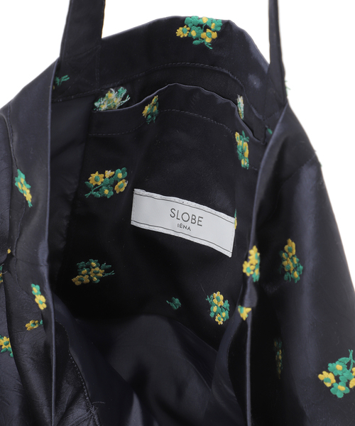 SLOBE IENA（スローブイエナ）の「FLOWER SATINトートバッグ（トートバッグ・レディース・ネイビー/イエロー・FREE）」の5枚目の写真