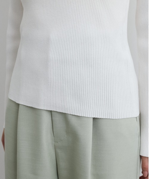 VIS（ビス）の「【WEB限定】オフショルダー風リブニットプルオーバー/アンチピリング・UVケア（ニット/セーター・レディース・ピンク/ネイビー/オフホワイト・FREE）」の8枚目の写真