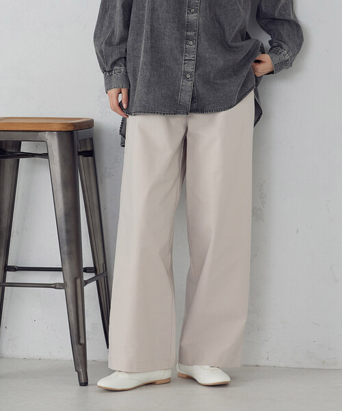 COMME CA MODELS(コムサモデルズ)の「【美しいベーシックパンツ】裏メッシュ チノパンツ(チノパンツ・レディース・グレイッシュベージュ/ブラック/ホワイト/ベージュ・X-LARGE/LARGE/MEDIUM/SMALL/X-SMALL)」の4枚目の写真