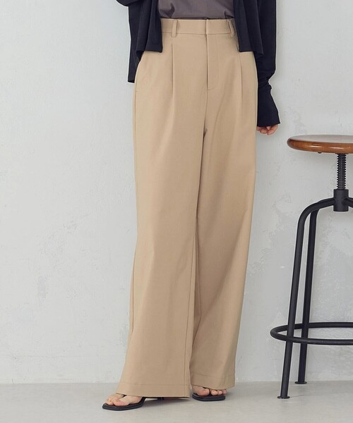 COMME CA MODELS(コムサモデルズ)の「【美しいベーシックパンツ】裏メッシュ チノパンツ(チノパンツ・レディース・グレイッシュベージュ/ブラック/ホワイト/ベージュ・X-LARGE/LARGE/MEDIUM/SMALL/X-SMALL)」の1枚目の写真