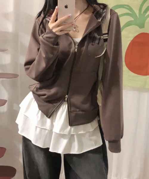 VIVID LADY(ビビッドレディー)の「チェックフード ダブルジップ スウェットパーカー(パーカー・レディース・ブラック/グレー/ライトベージュ/ブラウン・FREE)」の16枚目の写真