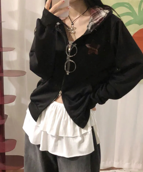 VIVID LADY(ビビッドレディー)の「チェックフード ダブルジップ スウェットパーカー(パーカー・レディース・ブラック/グレー/ライトベージュ/ブラウン・FREE)」の5枚目の写真