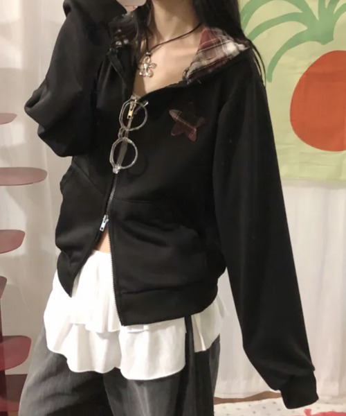 VIVID LADY(ビビッドレディー)の「チェックフード ダブルジップ スウェットパーカー(パーカー・レディース・ブラック/グレー/ライトベージュ/ブラウン・FREE)」の7枚目の写真