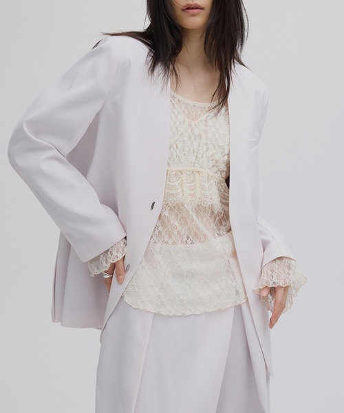 Ameri(アメリ)の「DRY TWILL COLLARLESS JACKET(テーラードジャケット・レディース・ベージュ/スミクロ/ベビーピンク・X-SMALL/MEDIUM/SMALL)」の3枚目の写真