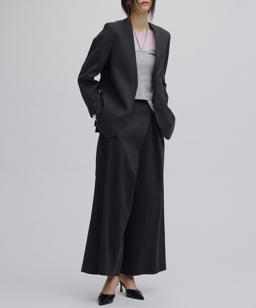 Ameri(アメリ)の「DRY TWILL COLLARLESS JACKET(テーラードジャケット・レディース・ベージュ/スミクロ/ベビーピンク・X-SMALL/MEDIUM/SMALL)」の19枚目の写真