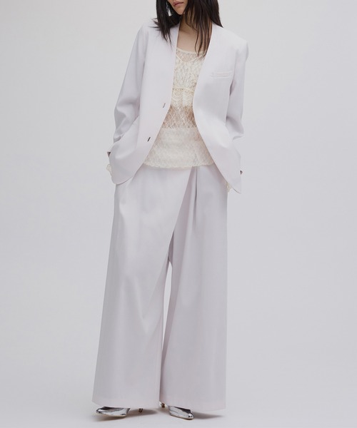 Ameri(アメリ)の「DRY TWILL COLLARLESS JACKET(テーラードジャケット・レディース・ベージュ/スミクロ/ベビーピンク・X-SMALL/MEDIUM/SMALL)」の12枚目の写真