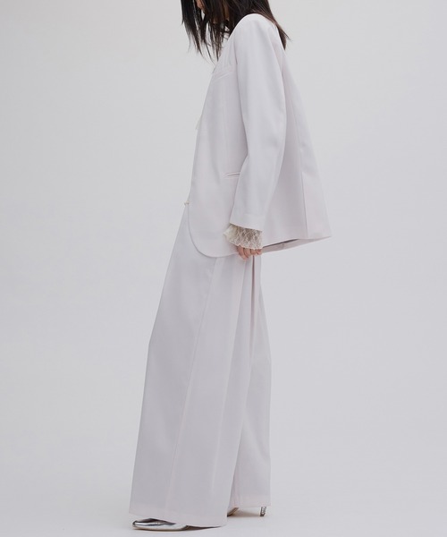 Ameri(アメリ)の「DRY TWILL COLLARLESS JACKET(テーラードジャケット・レディース・ベージュ/スミクロ/ベビーピンク・X-SMALL/MEDIUM/SMALL)」の13枚目の写真