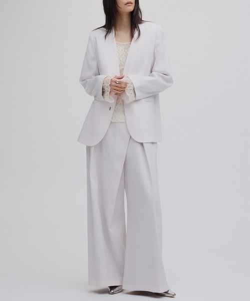 Ameri(アメリ)の「DRY TWILL COLLARLESS JACKET(テーラードジャケット・レディース・ベージュ/スミクロ/ベビーピンク・X-SMALL/MEDIUM/SMALL)」の15枚目の写真