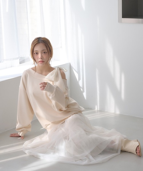 SOELA(ソエラ)の「【INGNI SOELA】肩リボンワンショルダンボールトップス/WEB限定(スウェット・レディース・グレー/アイボリー・FREE)」の10枚目の写真