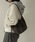 lawgy�i���E�W�[�j�́u2way round form flap bag / 2way���E���h�t�H�[���t���b�v�o�b�O�i�V�����_�[�o�b�O�j�v�b�_�[�N�u���E���n