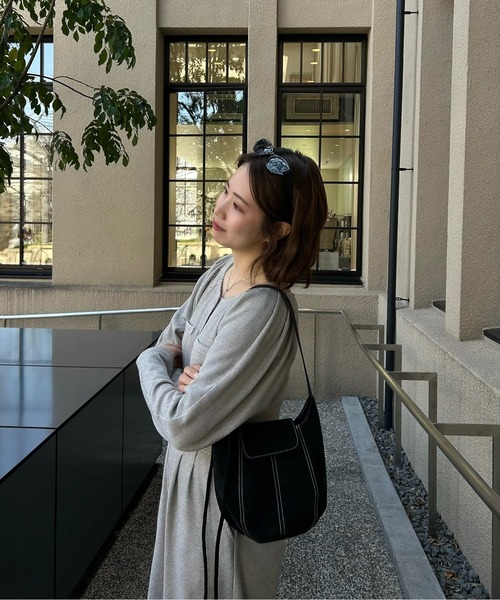 lawgy(ラウジー)の「2way round form flap bag / 2wayラウンドフォームフラップバッグ(ショルダーバッグ・レディース・キャメル/ダークブラウン系/ブラック・FREE)」の20枚目の写真